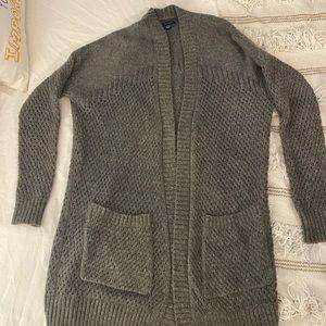 Gray American eagle women’s sweater